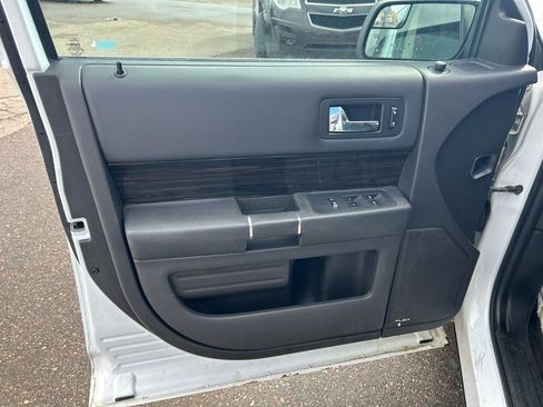 Used 2016 Ford Flex SEL image 15