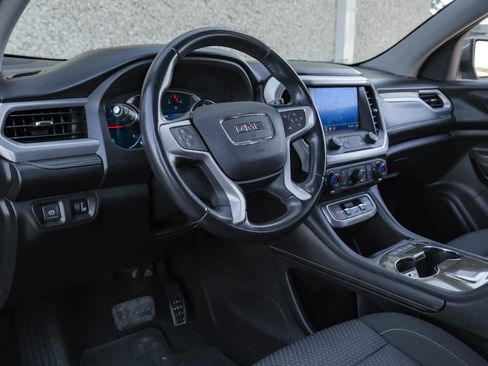 Used 2020 GMC Acadia SLE image 3