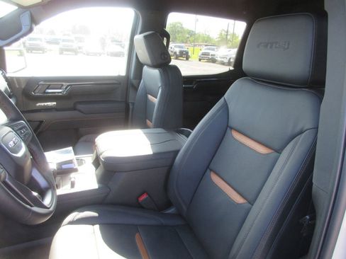 New 2026 GMC Sierra 1500 AT4 w/ AT4 Premium Package AWD/4WD image 13