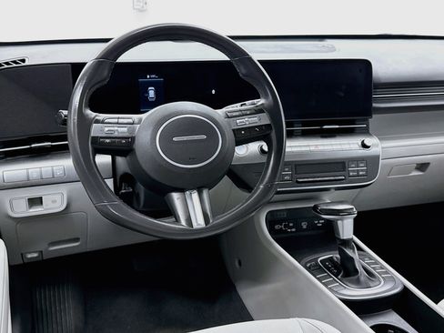 Used 2025 Hyundai Kona SEL FWD image 18