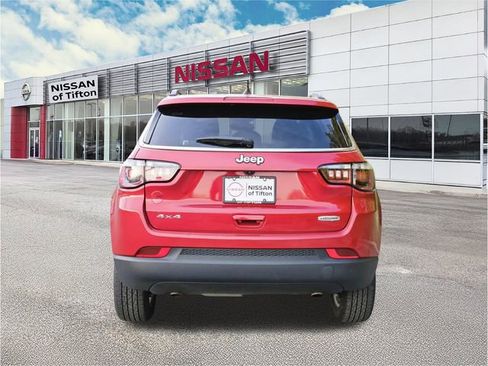 Used 2025 Jeep Compass Latitude AWD/4WD image 5