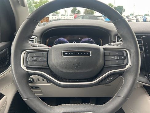 Used 2022 Jeep Wagoneer Series I AWD/4WD image 11