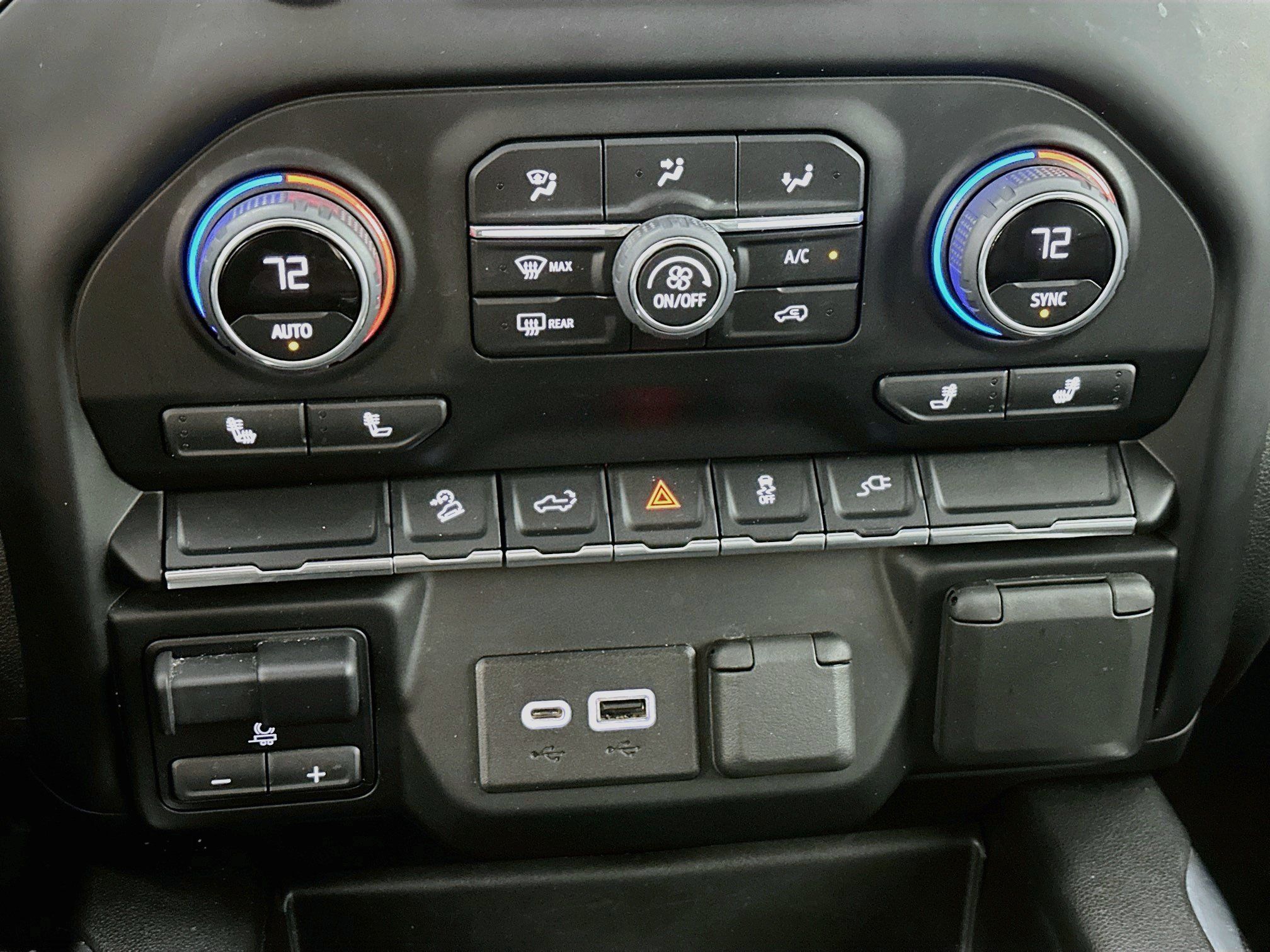 Used 2022 Chevrolet Silverado 1500 LT Trail Boss w/ Convenience Package II AWD/4WD image 15