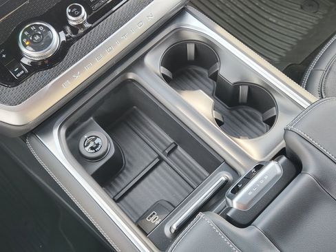 New 2026 Ford Expedition Platinum w/ Stealth Appearance Package image 20