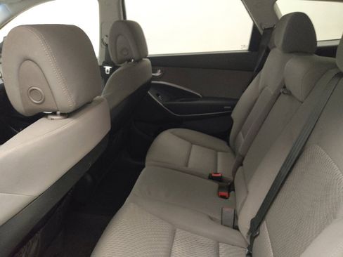 Used 2014 Hyundai Santa Fe GLS image 18