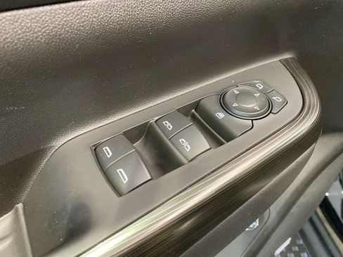 Used 2023 GMC Acadia SLT AWD/4WD image 12