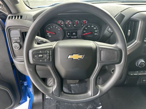 Used 2025 Chevrolet Silverado 1500 Custom image 18