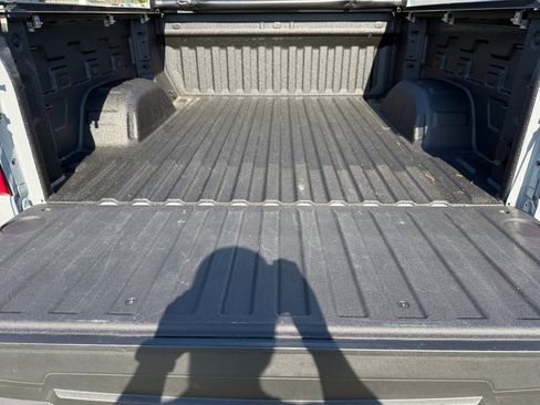 Used 2025 Chevrolet Silverado 1500 Custom image 17