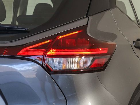 New 2025 Nissan Kicks Play S image 9