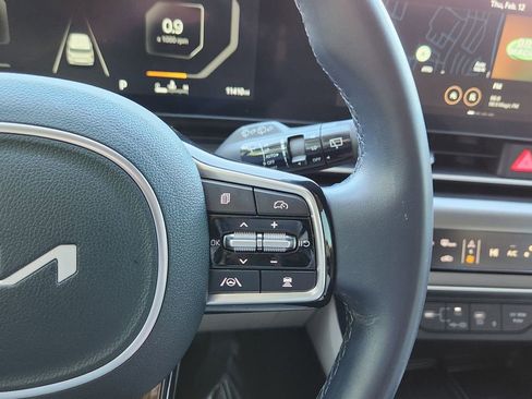 Certified 2025 Kia Carnival SX image 28