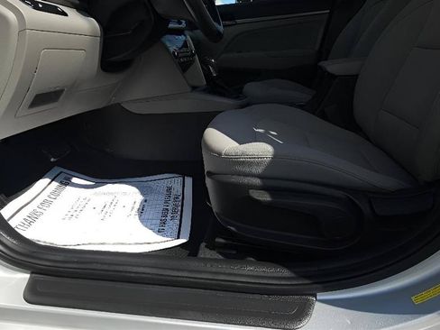 Used 2018 Hyundai Elantra Value Edition FWD image 12