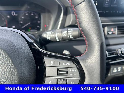 Certified 2025 Honda Pilot Black Edition image 23