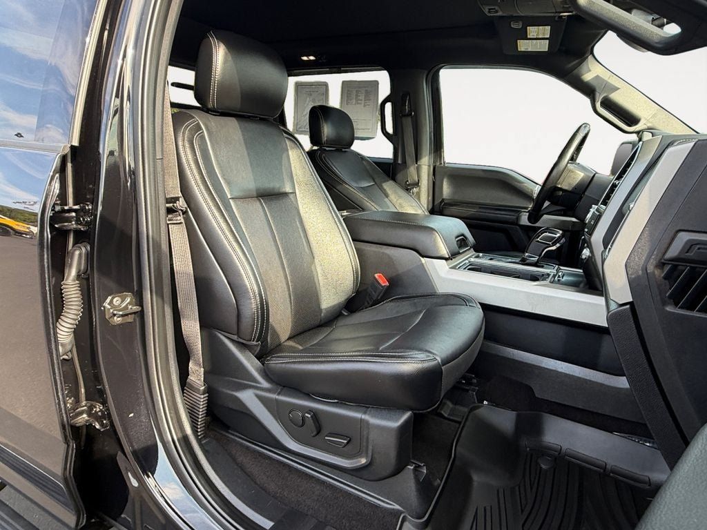 Used 2019 Ford F150 Lariat w/ Equipment Group 502A Luxury AWD/4WD image 24
