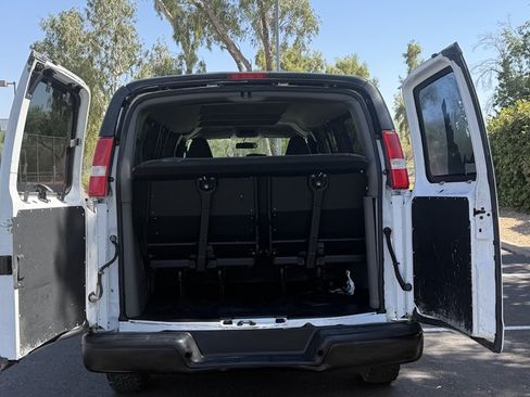 Used 2020 Chevrolet Express 3500 LS RWD image 5