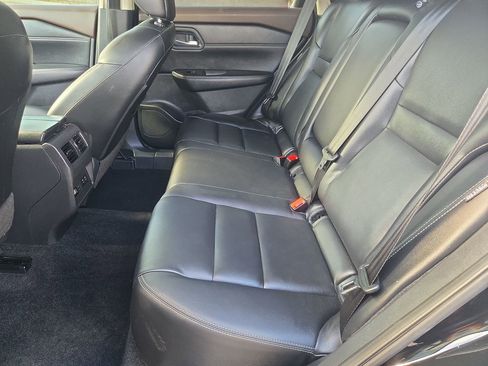 Used 2023 Nissan Rogue SL w/ SL Premium Package image 19