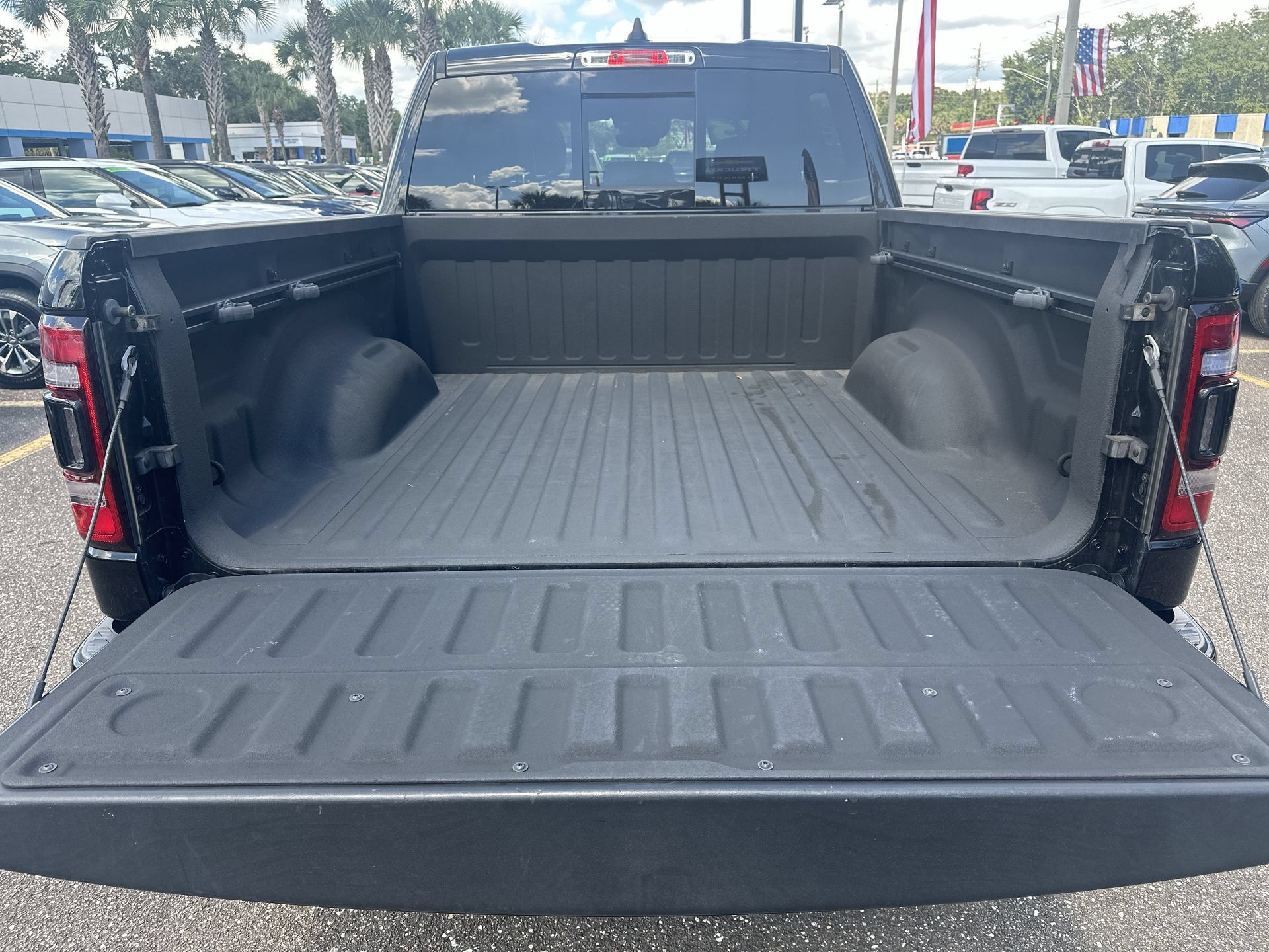 Used 2023 RAM 1500 Laramie RWD image 34