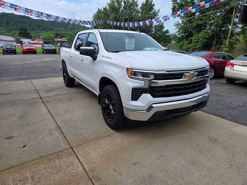 Used 2024 Chevrolet Silverado 1500 LT AWD/4WD image 1