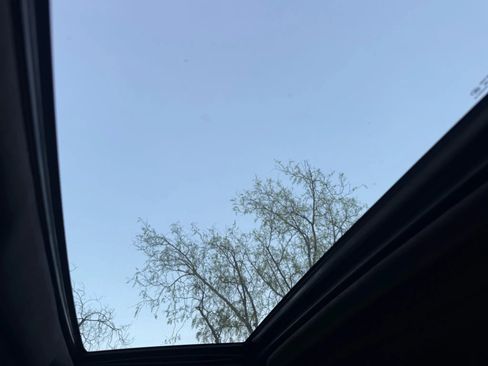 Used 2019 Cadillac Escalade ESV Platinum image 25