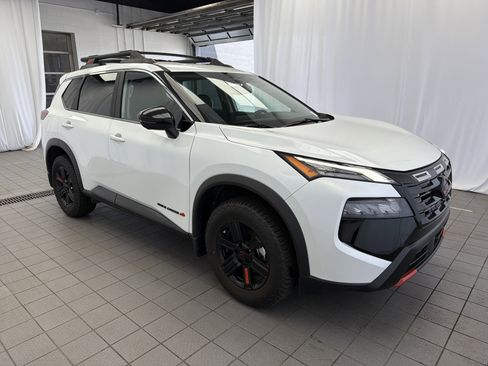 Used 2025 Nissan Rogue SV w/ Rock Creek Premium Package AWD/4WD image 3