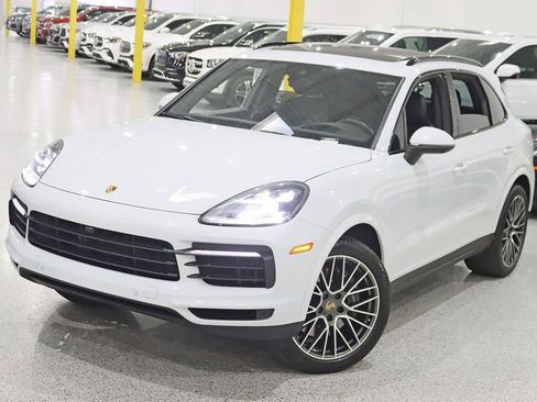 Used 2022 Porsche Cayenne Platinum Edition image 5