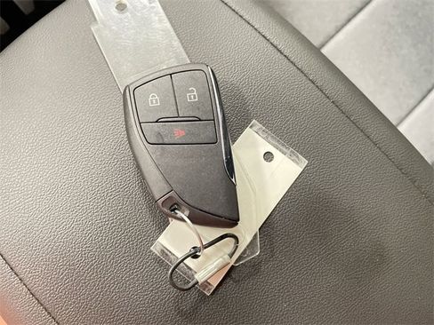 Used 2024 Chevrolet Colorado W/T image 27