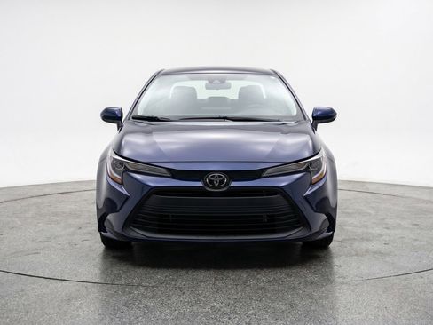 Used 2025 Toyota Corolla LE FWD image 2