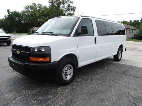 Used 2019 Chevrolet Express 3500 LS RWD image 7