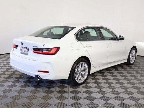 Used 2025 BMW 330i 330i w/ Convenience Package image 4