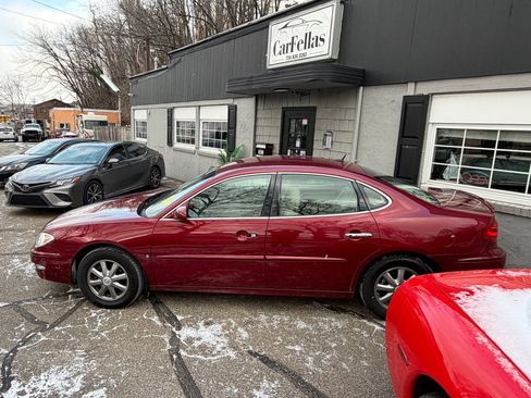 Used 2007 Buick LaCrosse CXL image 2