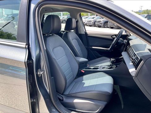Used 2025 Volkswagen Jetta SE FWD image 10