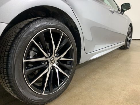 Used 2024 Toyota Camry SE image 9