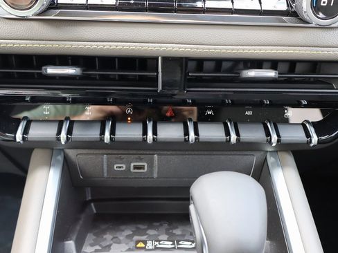 New 2025 Chevrolet Colorado ZR2 w/ Technology Package image 13