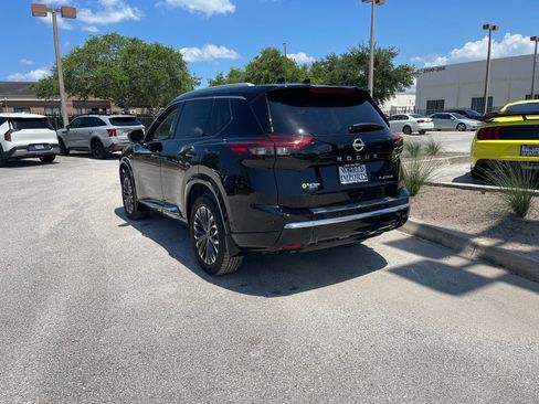 Used 2025 Nissan Rogue Platinum w/ Tech Package FWD image 52