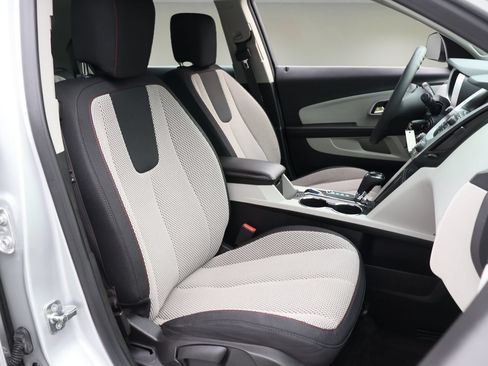 Used 2017 Chevrolet Equinox LS FWD image 19