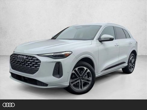 Used 2025 Audi Q5 Premium Plus w/ Premium Plus image 1