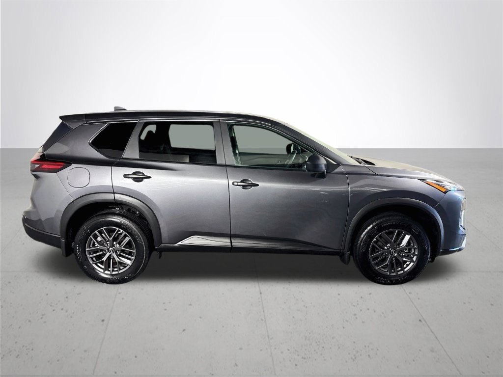 Used 2025 Nissan Rogue S AWD/4WD image 5