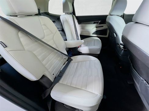 Used 2024 Kia Telluride SX Prestige image 24