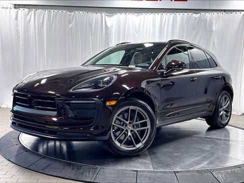 Used 2026 Porsche Macan AWD/4WD image 1