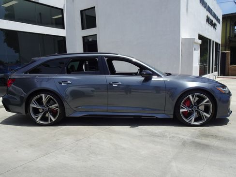 Used 2021 Audi RS 6 w/ Executive Package AWD/4WD image 9