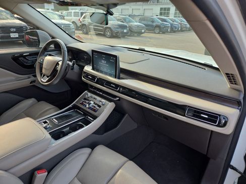 Used 2022 Lincoln Aviator Reserve w/ Equipment Group 201A AWD/4WD image 11