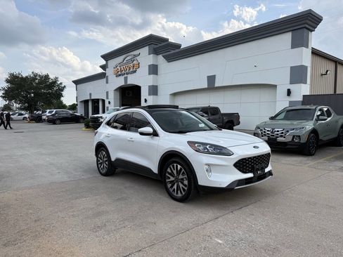 Used 2020 Ford Escape Titanium AWD/4WD image 2