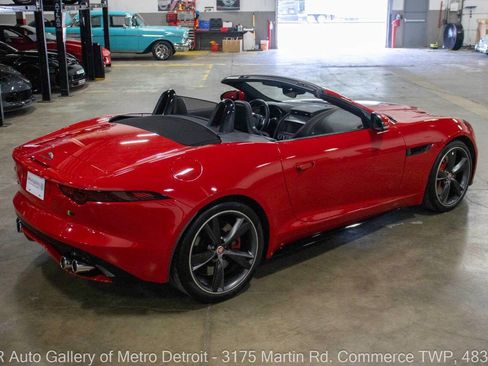 Used 2020 Jaguar F-TYPE R image 8