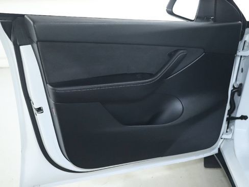 Used 2022 Tesla Model Y Performance AWD/4WD image 16