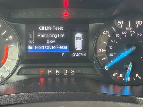 Used 2017 Ford Explorer XLT FWD image 28