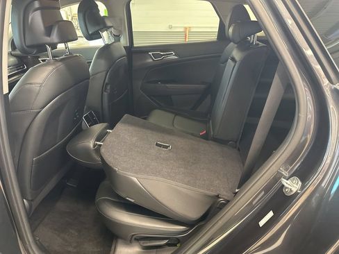 Certified 2024 Kia Sportage EX AWD/4WD image 28