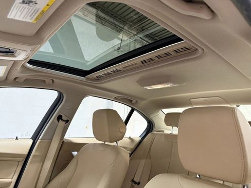 Used 2016 BMW 320i Sedan image 15