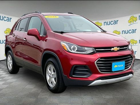Used 2018 Chevrolet Trax LT w/ LT Convenience Package AWD/4WD image 1