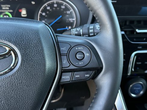 Used 2021 Toyota Venza Limited image 24