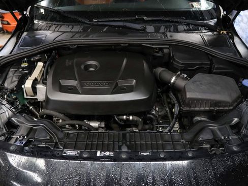 Used 2017 Volvo V60 T5 Cross Country w/ Convenience Package image 23