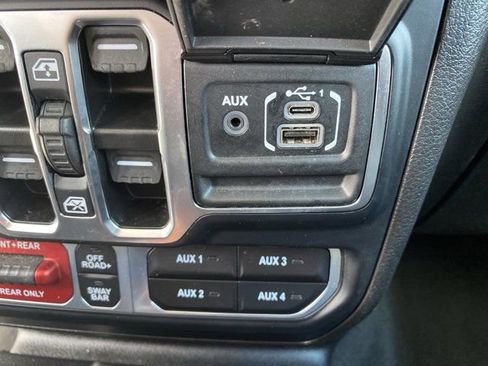 Used 2024 Jeep Wrangler Unlimited Rubicon image 18